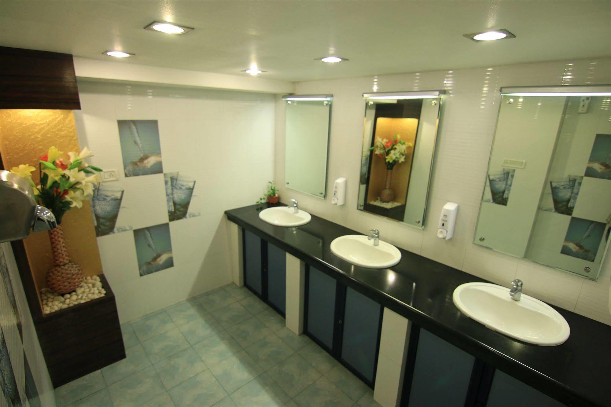 Westway Hotel Kozhikode Dış mekan fotoğraf