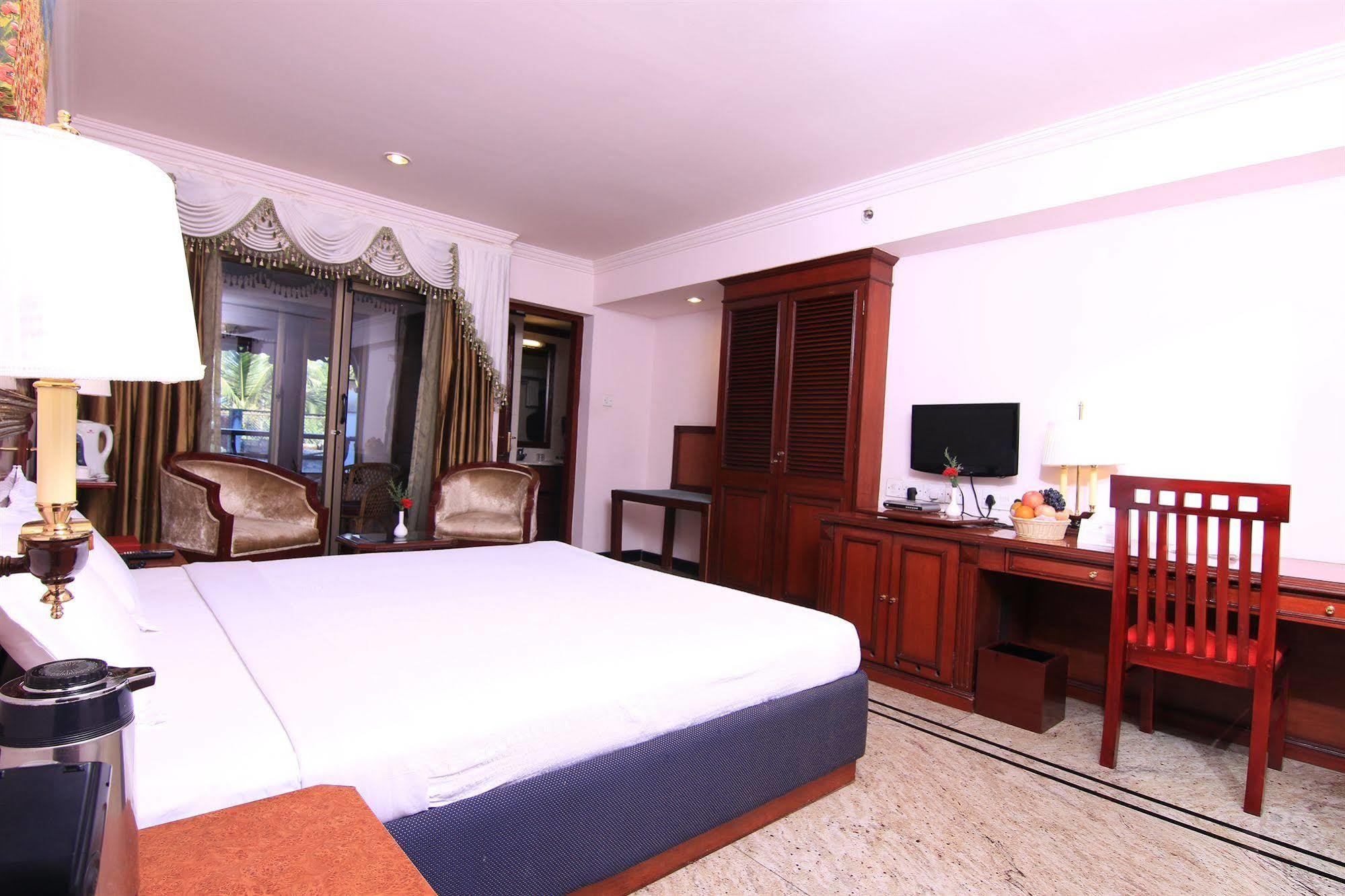 Westway Hotel Kozhikode Dış mekan fotoğraf