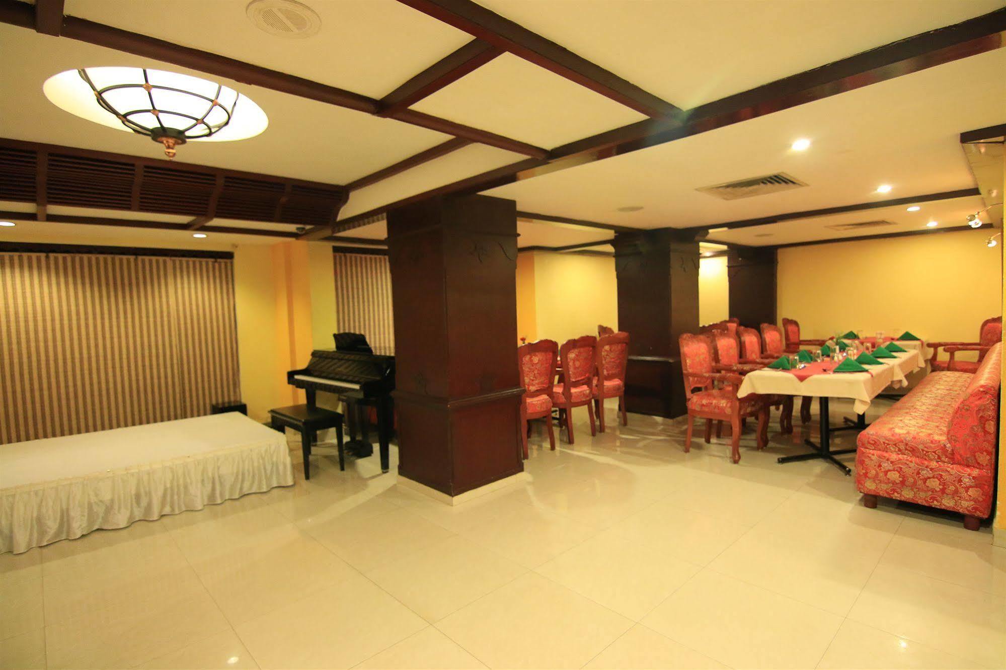 Westway Hotel Kozhikode Dış mekan fotoğraf