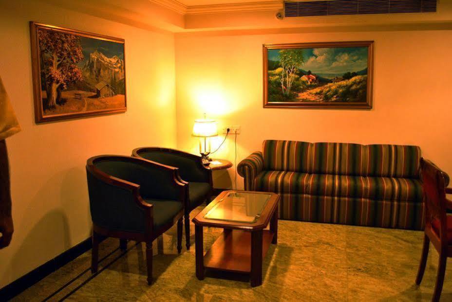 Westway Hotel Kozhikode Dış mekan fotoğraf